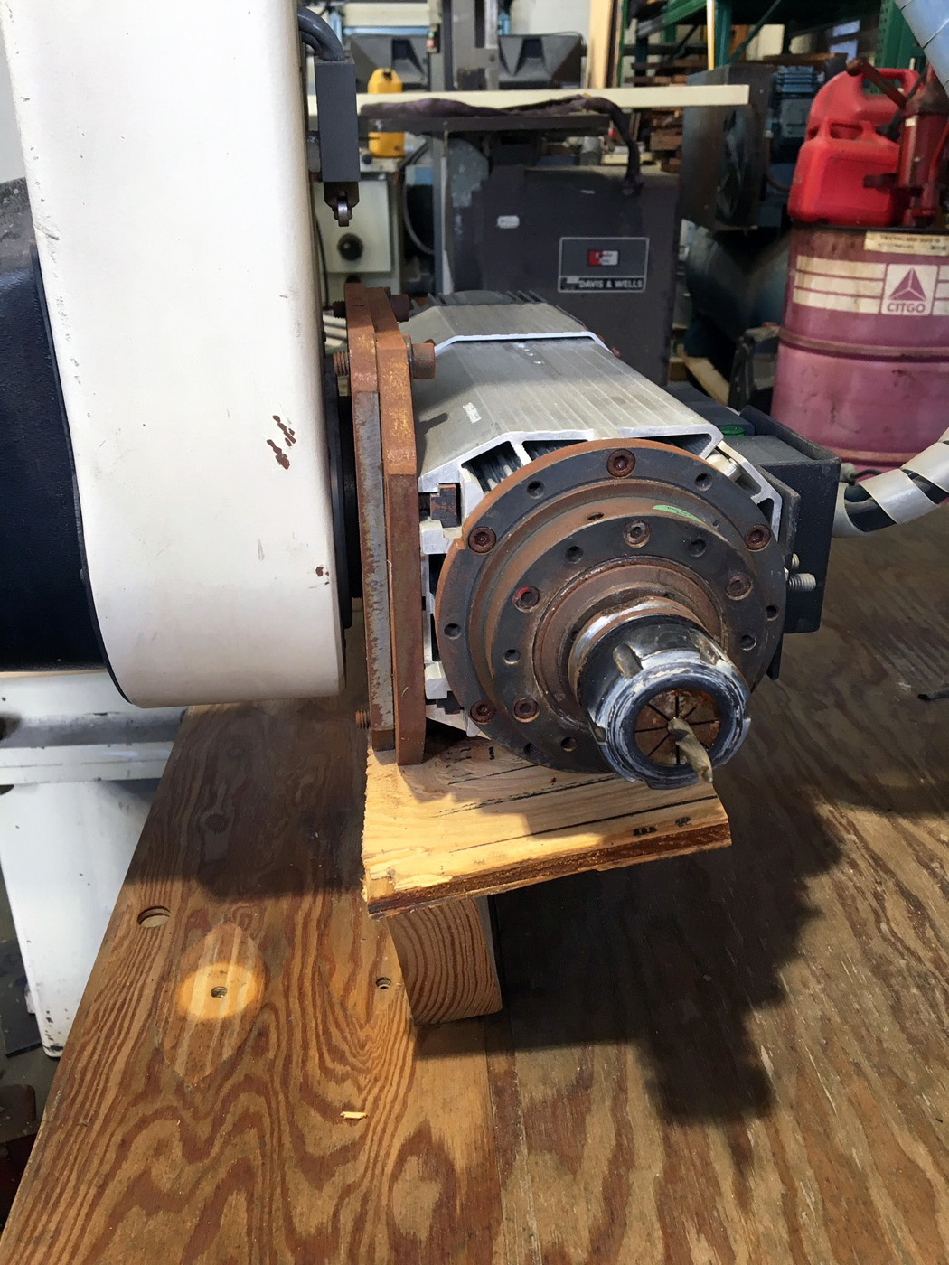 Motionmaster 5 Axis CNC Router E596 spindle front