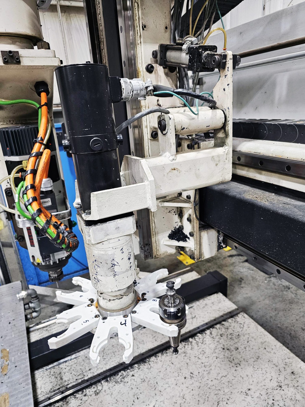 Motionmaster 5 Axis CNC Router Dual 5x5 Table E772 [SOLD]