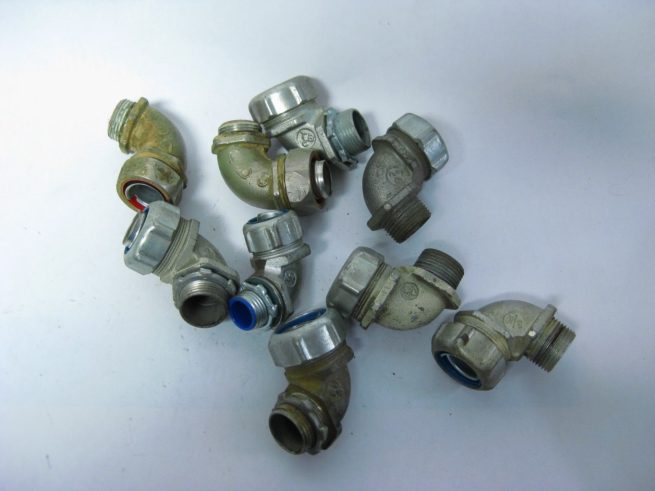 Lot of Angled and Straight Conduit Fittings 12 34 1 1 14 322549345265 3