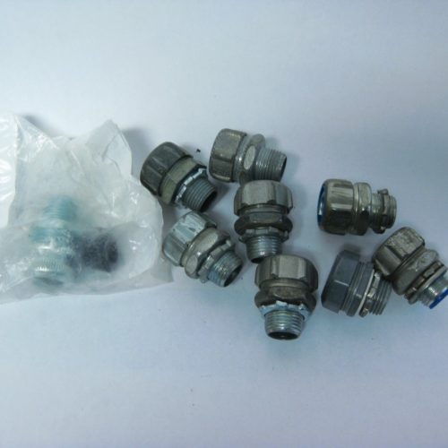 Lot of Angled and Straight Conduit Fittings 12 34 1 1 14 322549345265