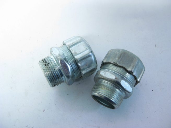 Lot of Angled and Straight Conduit Fittings 12 34 1 1 14 322549345265 7