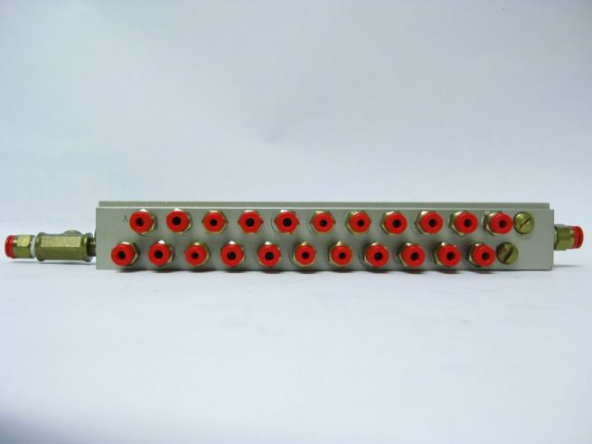 SMC 12 Position Pneumatic Manifold Block w SMC Push Fit Connectors 222556658368 3