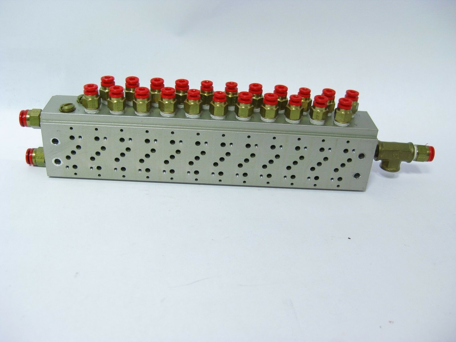 Pack of 15 SMC SV1000-67-1A Pneumatic Connections: Blanking Plate SMC SV1000-67-1A Pneumatic Manifold Blanking Plate Assembly 